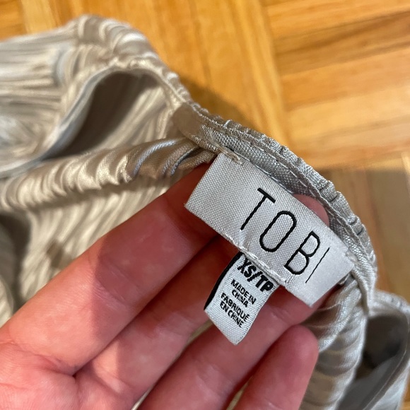 Tobi Pleated Silver Romper - New Years outfit!! - Picture 6 of 6